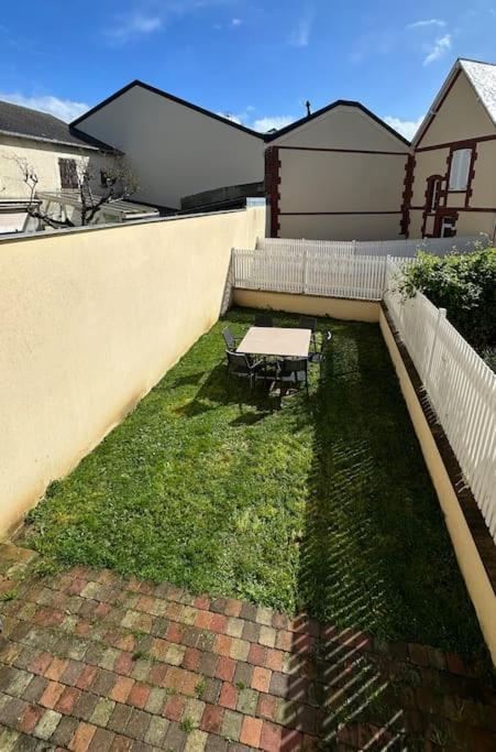 « maison Sauge » Et Son Jardin Holiday home *